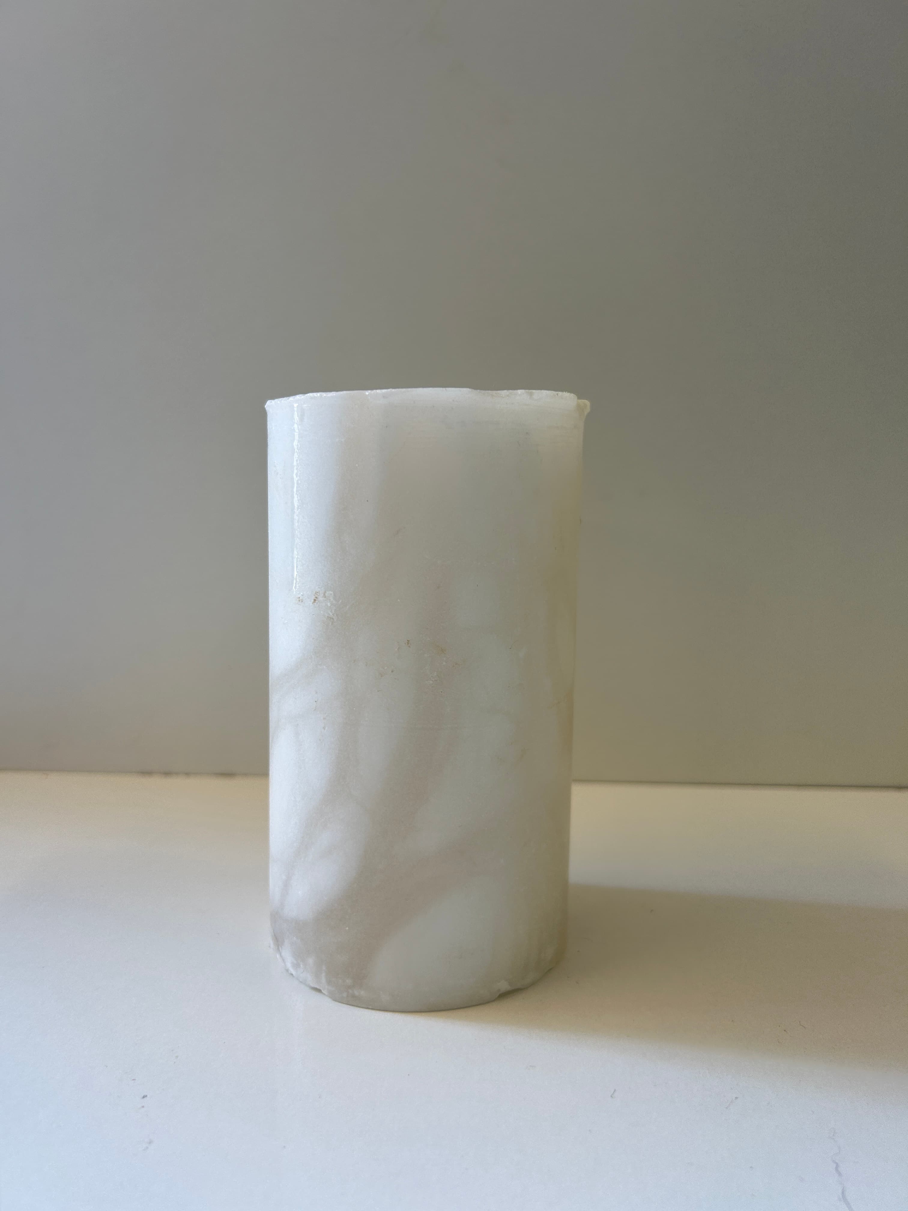 Medium polished alabaster cylinder  14,5cm x 8,5ø